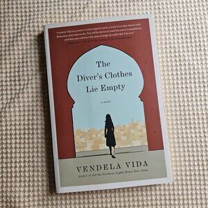4/$20 The Diver's Clothes Lie‎ Empty - Vendela Vida - Novel